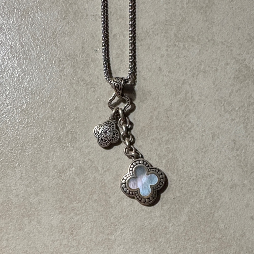 Elegant Silver Pendant Necklace